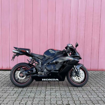 Honda CBR 1000 RR Fireblade 2005
